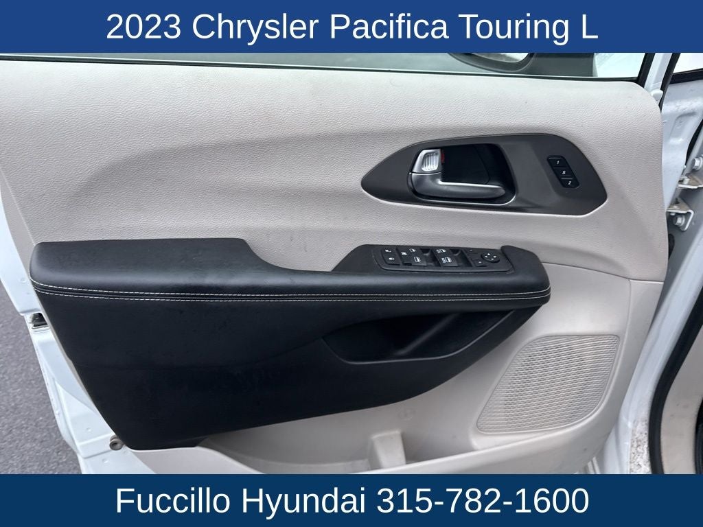 2023 Chrysler Pacifica Touring L