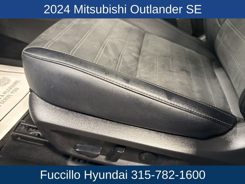 2024 Mitsubishi Outlander SE