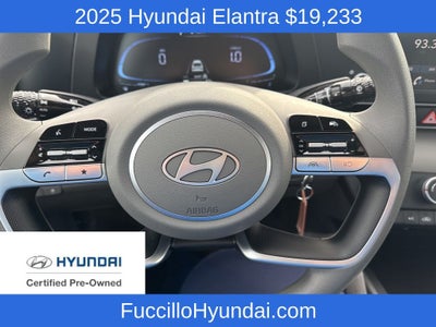 2025 Hyundai ELANTRA SE