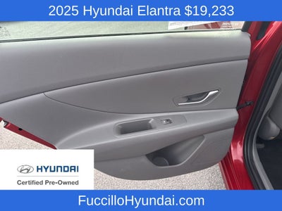 2025 Hyundai ELANTRA SE