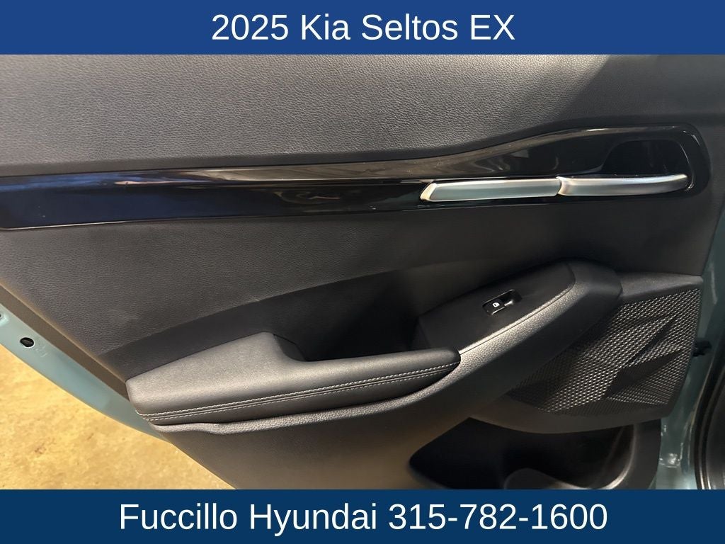 2025 Kia Seltos EX