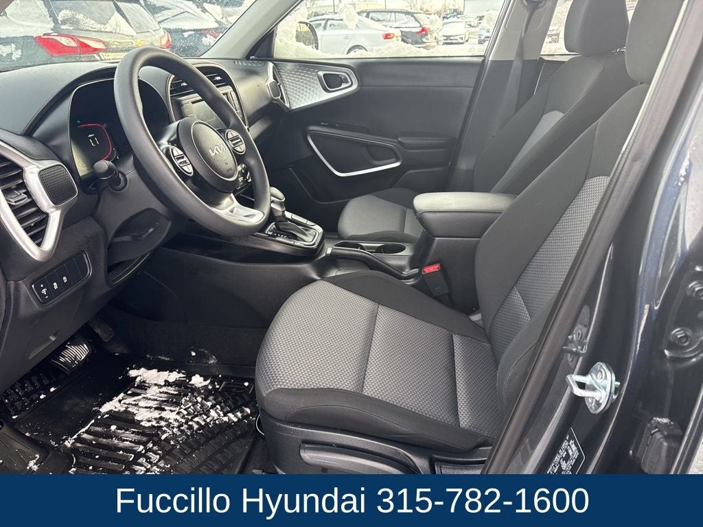 2025 Kia Soul Base