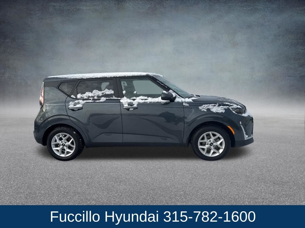 2025 Kia Soul Base